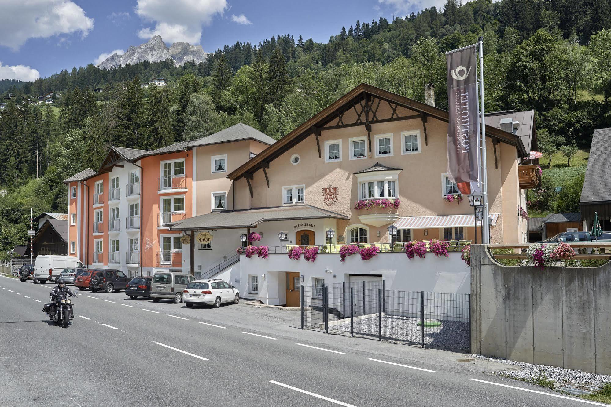 Posthotel Strengen Am Arlberg Dış mekan fotoğraf